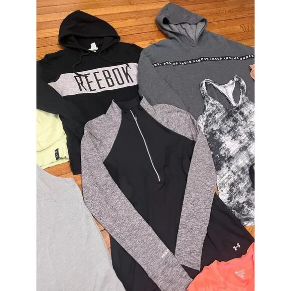Womens Athletic Clothing Lot 17PCS Size MEDIUM Under Armour Nike Adidas & MORE - Picture 10 of 14